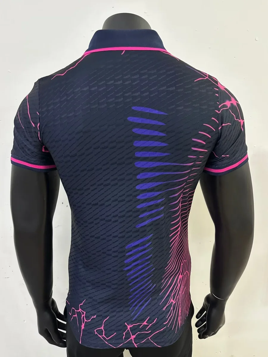 Real Madrid Guépard Violet Version Joueur 2025 – Image 2